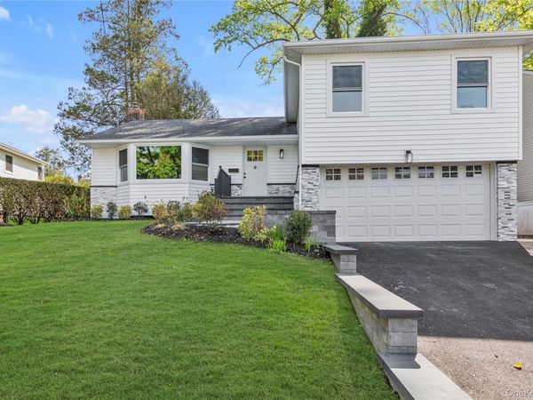 9 Tulip Lane, Port Washington, NY 11050