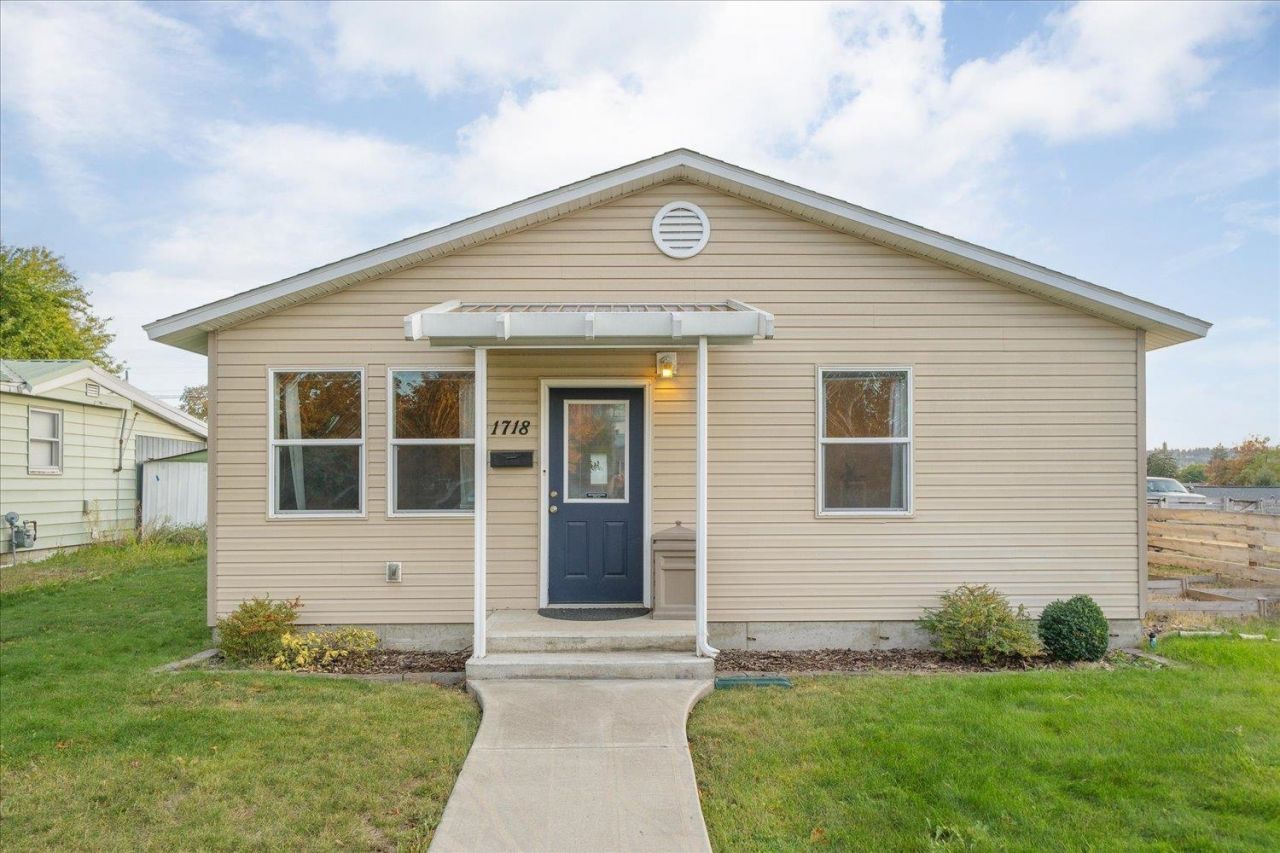 1718 E Sinto Ave, Spokane, WA 99202 Main Photo