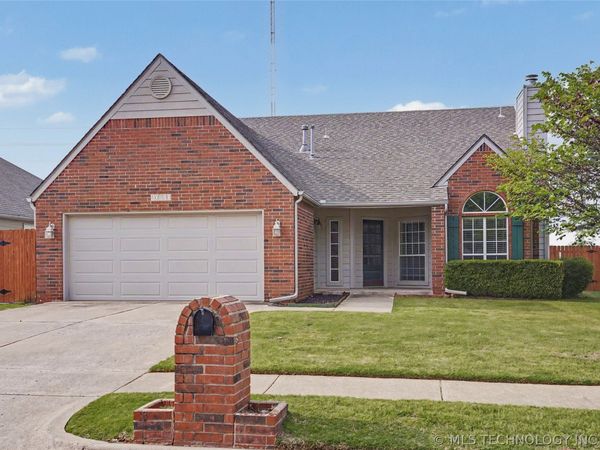10710 E 115th Place S, Bixby, OK 74008