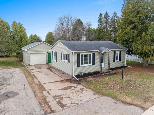 1705 30TH AVENUE, Menominee, MI 49858