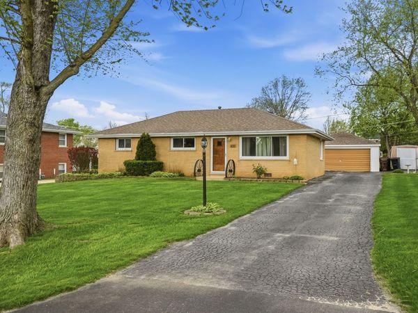 631 Pasadena Avenue, Beecher, IL 60401