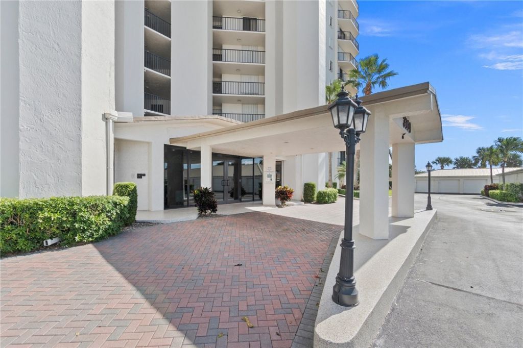 3120 N Highway A1a, Unit 402, Hutchinson Island, FL 34949 Photo