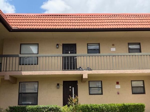 21906 Lake Forest Circle, Boca Raton, FL 33433