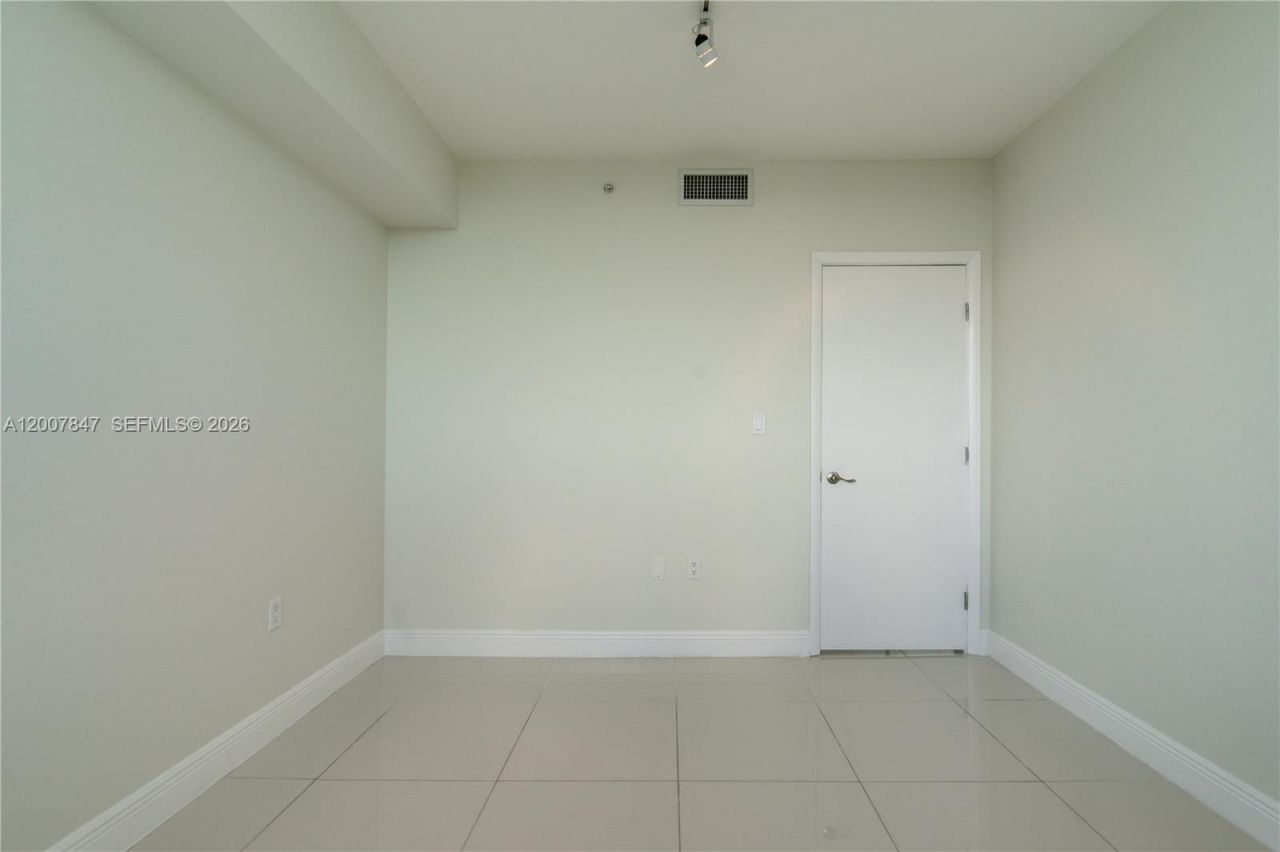 1871 NW S River Dr, Unit 802, Miami, FL 33125 Photo