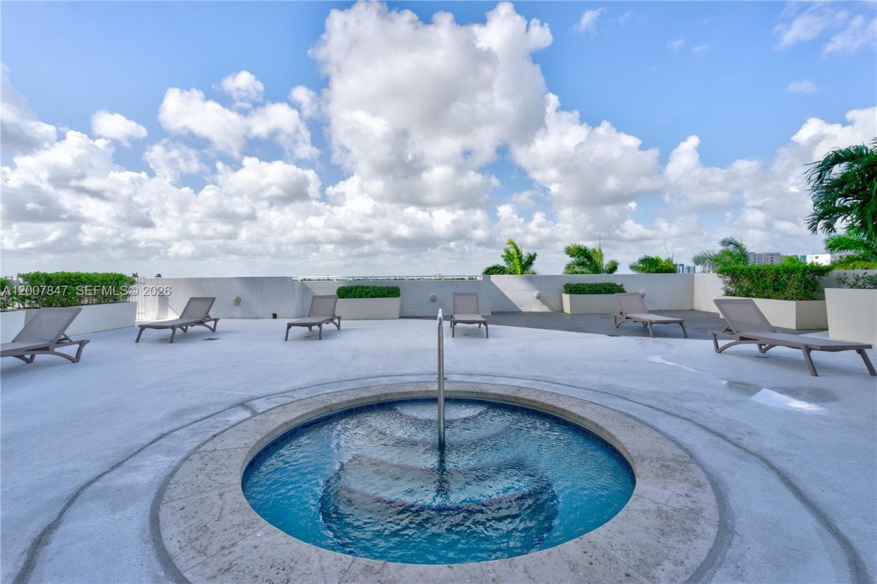 1871 NW S River Dr, Unit 802, Miami, FL 33125 Photo