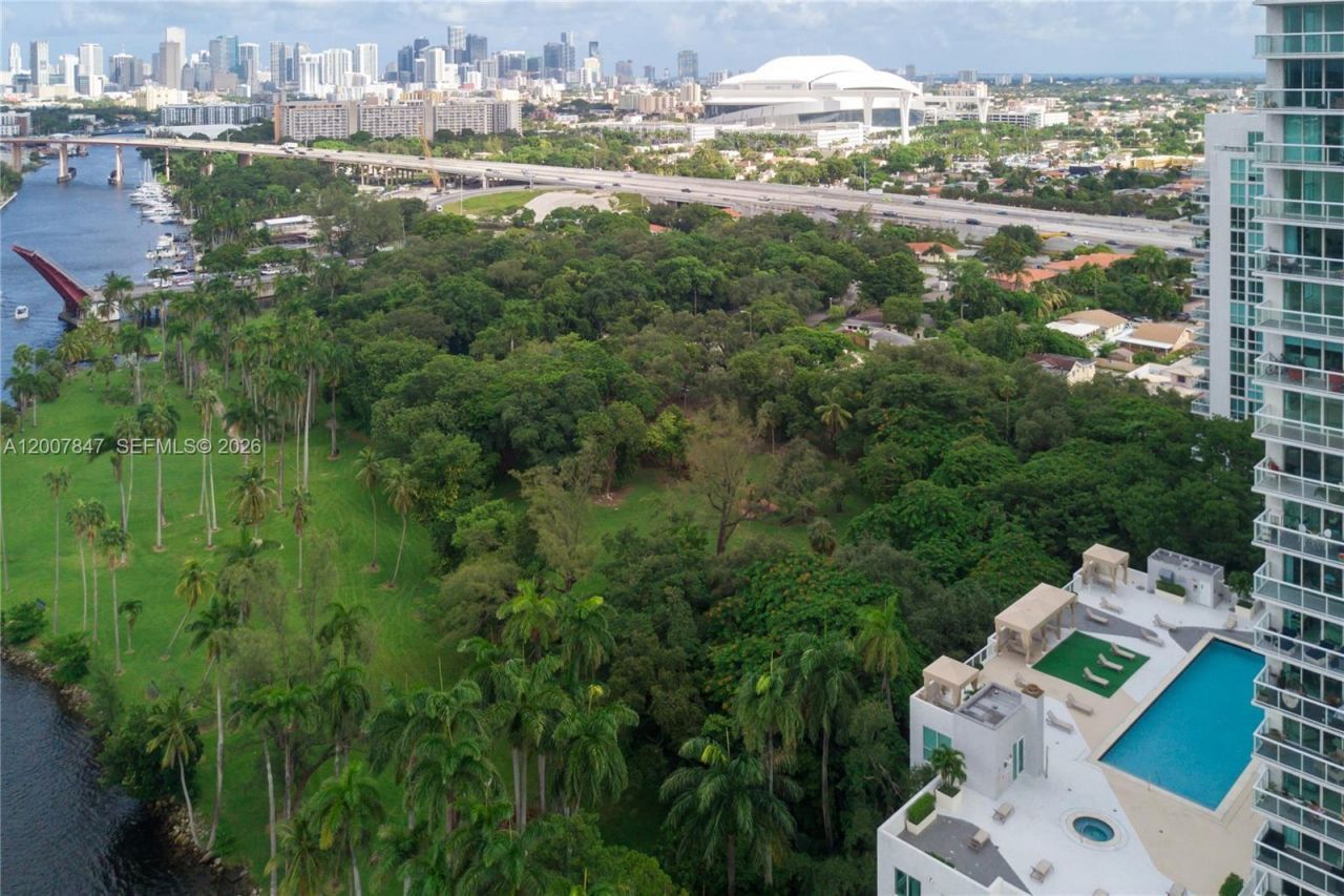 1871 NW S River Dr, Unit 802, Miami, FL 33125 Photo