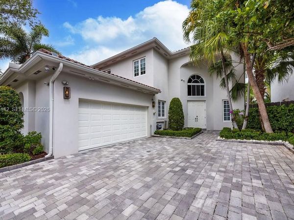 3949 194th Ln , Sunny Isles Beach, FL 33160