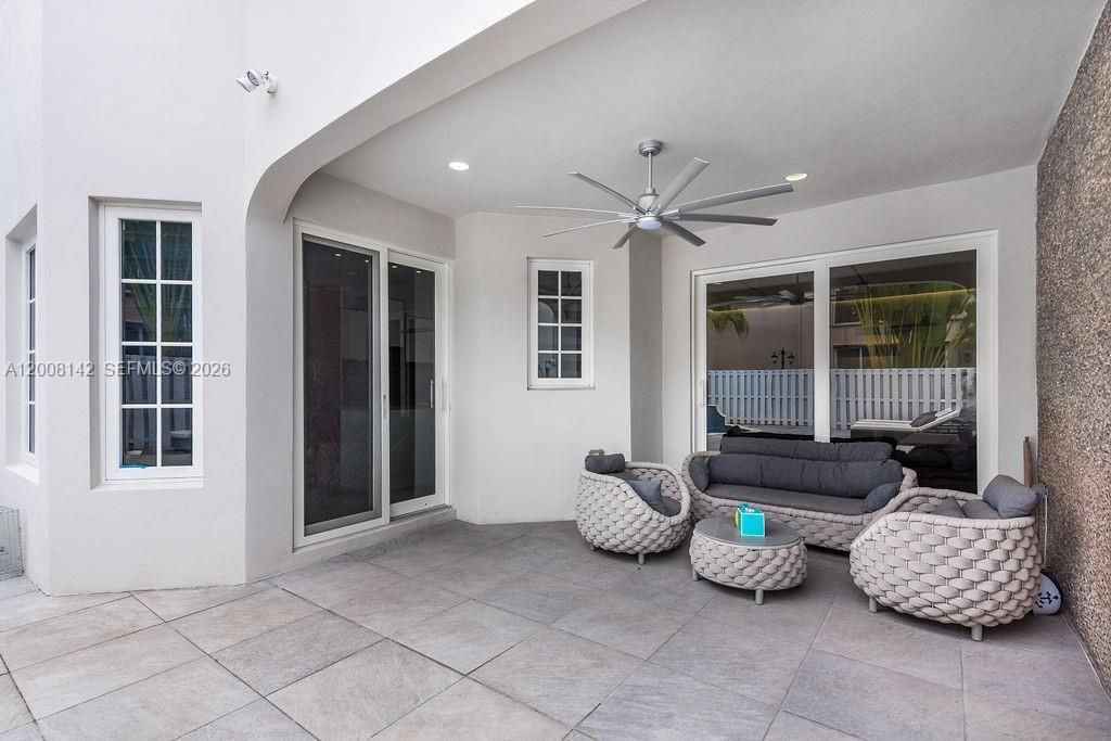 3949 194th Ln, Sunny Isles Beach, FL 33160 Photo