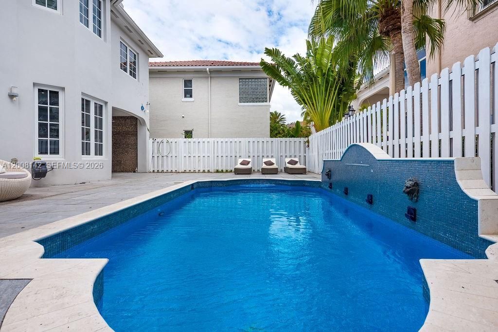 3949 194th Ln, Sunny Isles Beach, FL 33160 Photo