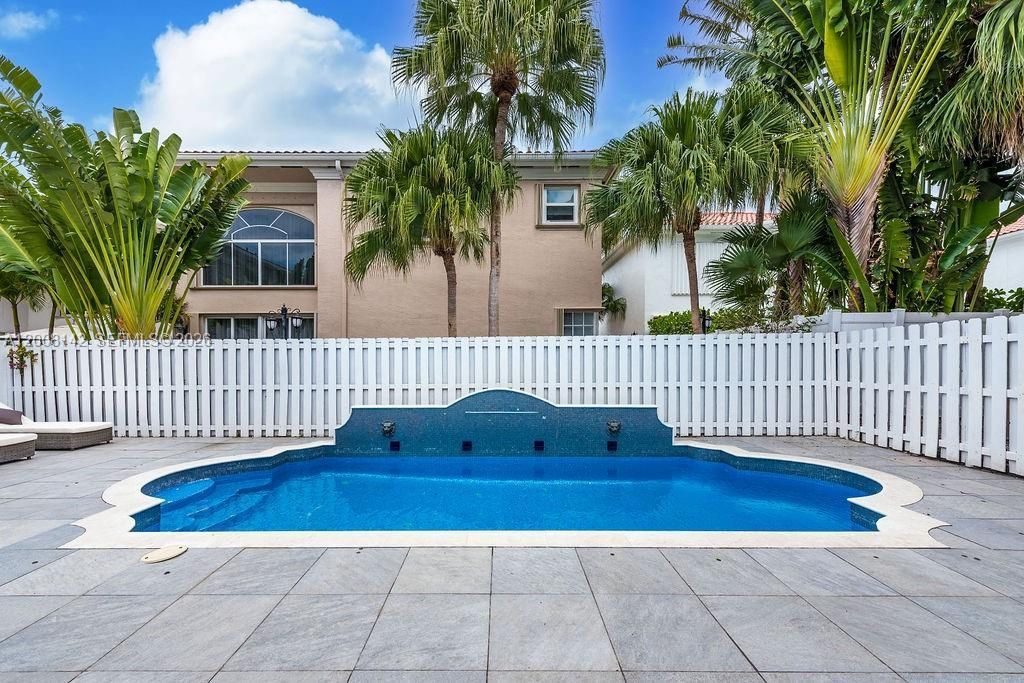 3949 194th Ln, Sunny Isles Beach, FL 33160 Photo