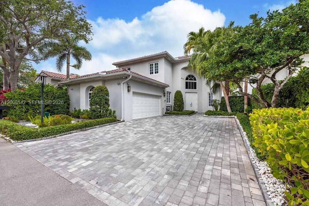3949 194th Ln, Sunny Isles Beach, FL 33160 Photo