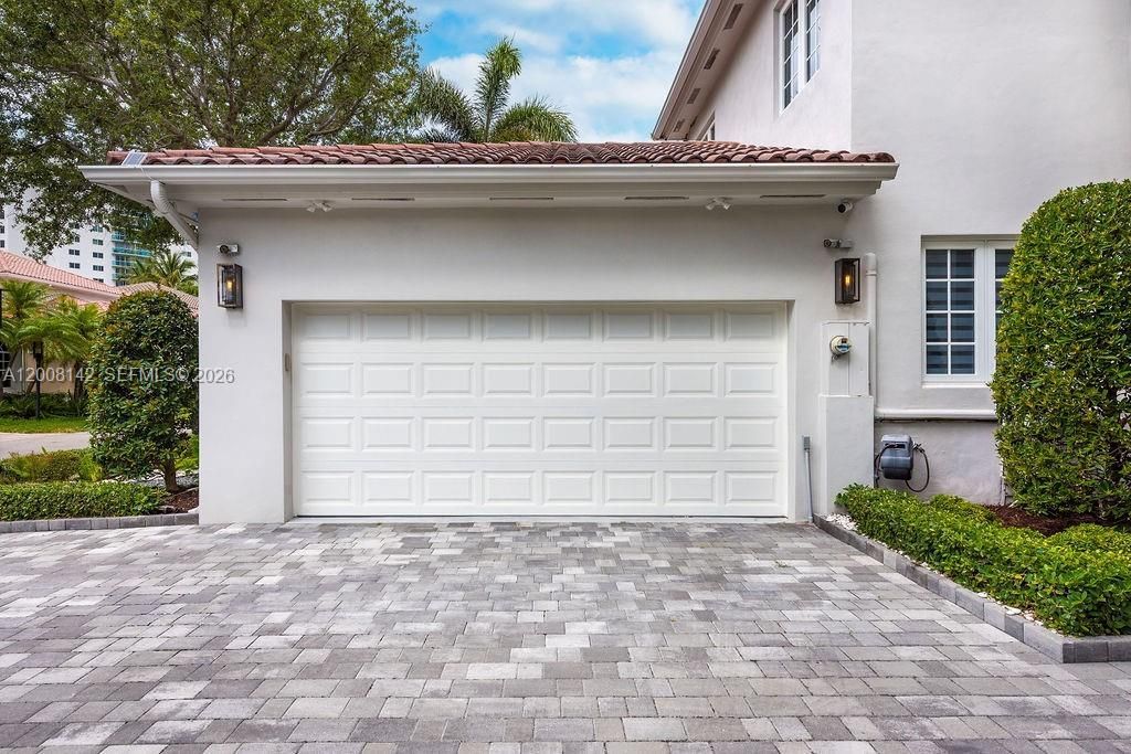 3949 194th Ln, Sunny Isles Beach, FL 33160 Photo