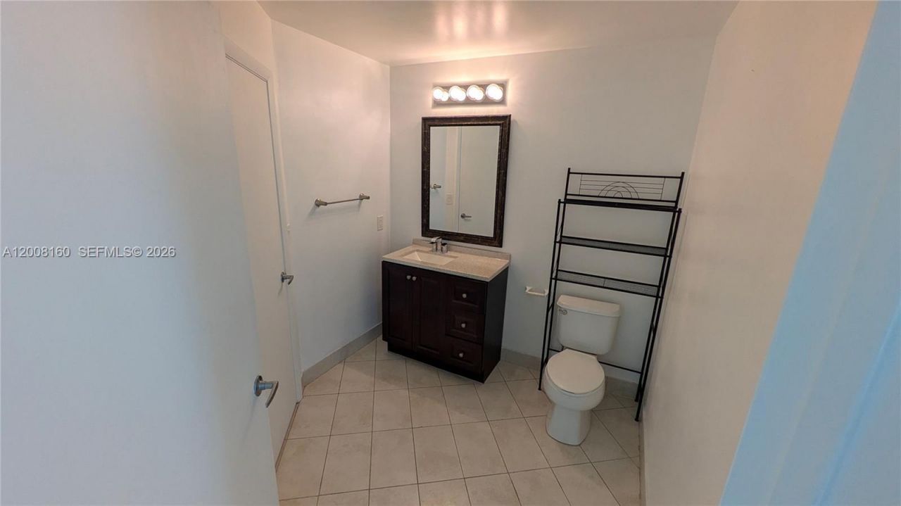 1900 N Bayshore Dr , Unit 4007, Miami, FL 33132 Photo