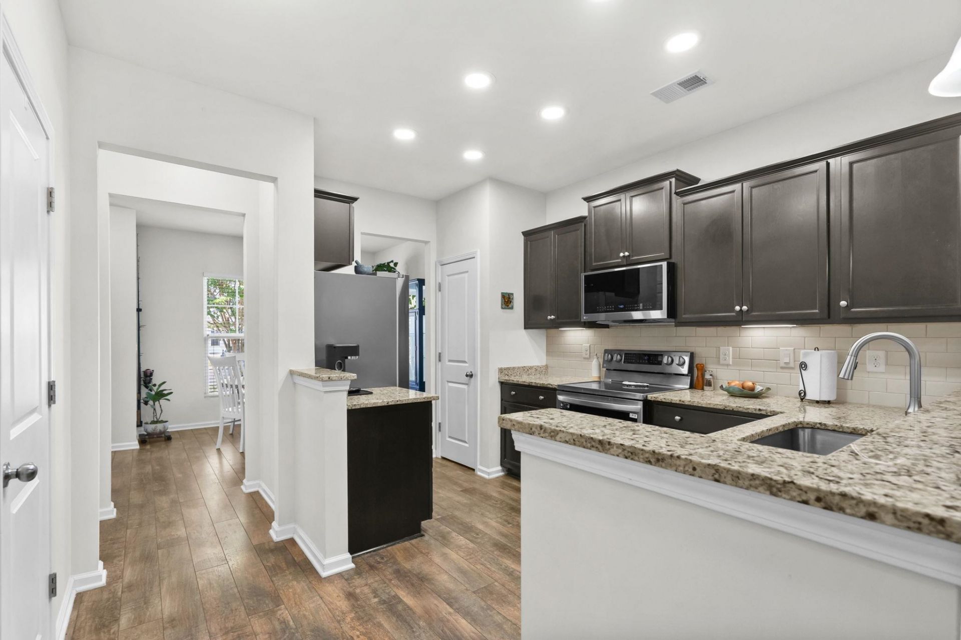 306 Castle Dr.  Photo 10