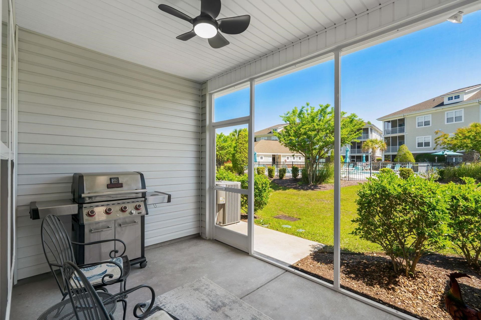 306 Castle Dr.  Photo 24