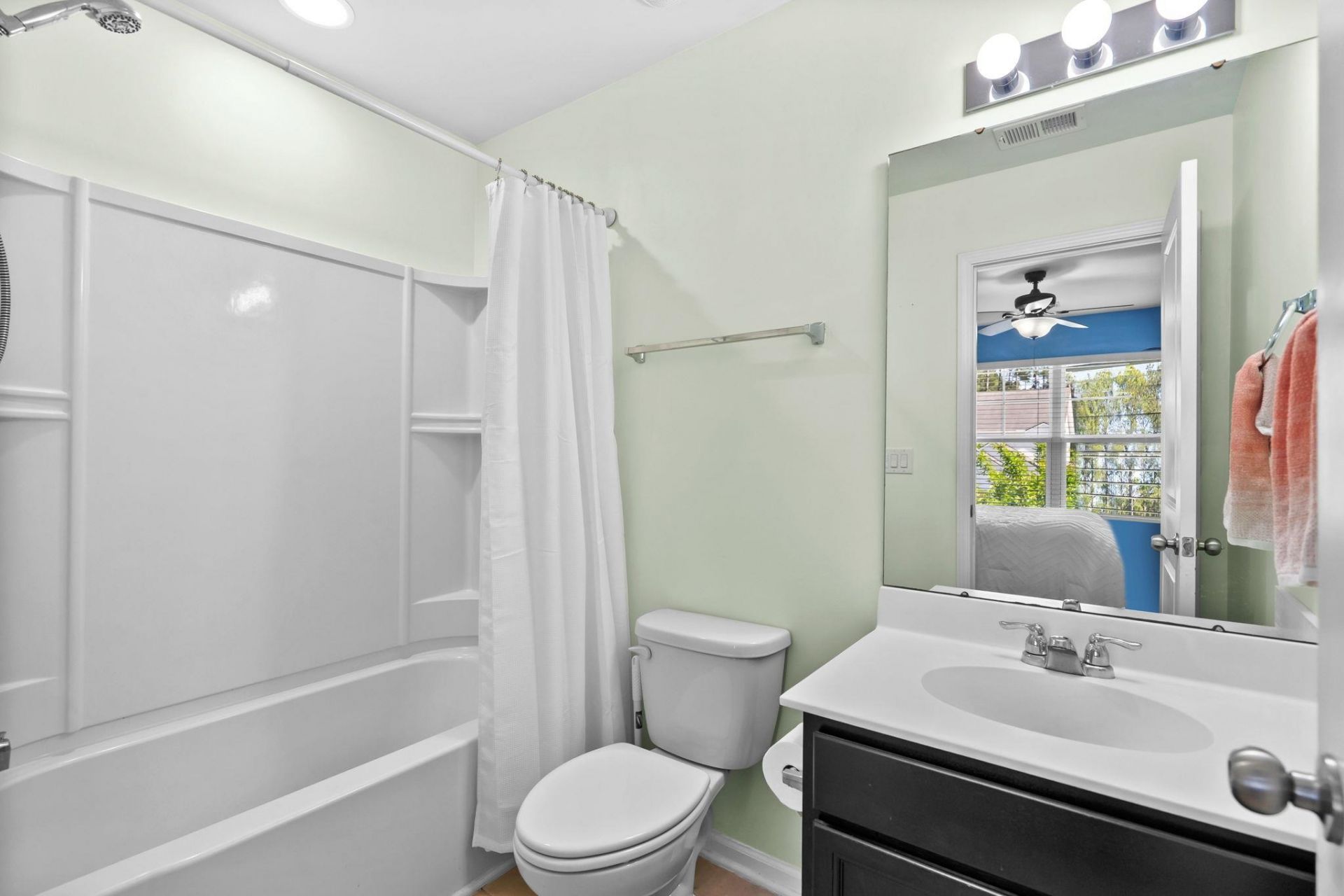 306 Castle Dr.  Photo 33