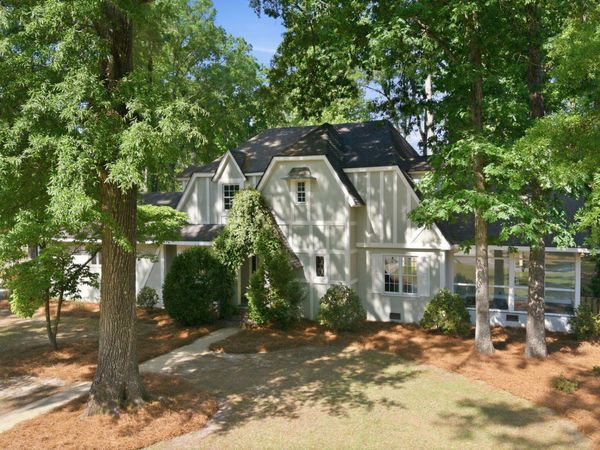 206 Granville Drive , Greenville, NC 27858
