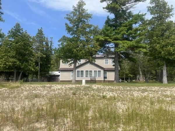 195 W Huron Drive, Bois Blanc, MI 49775