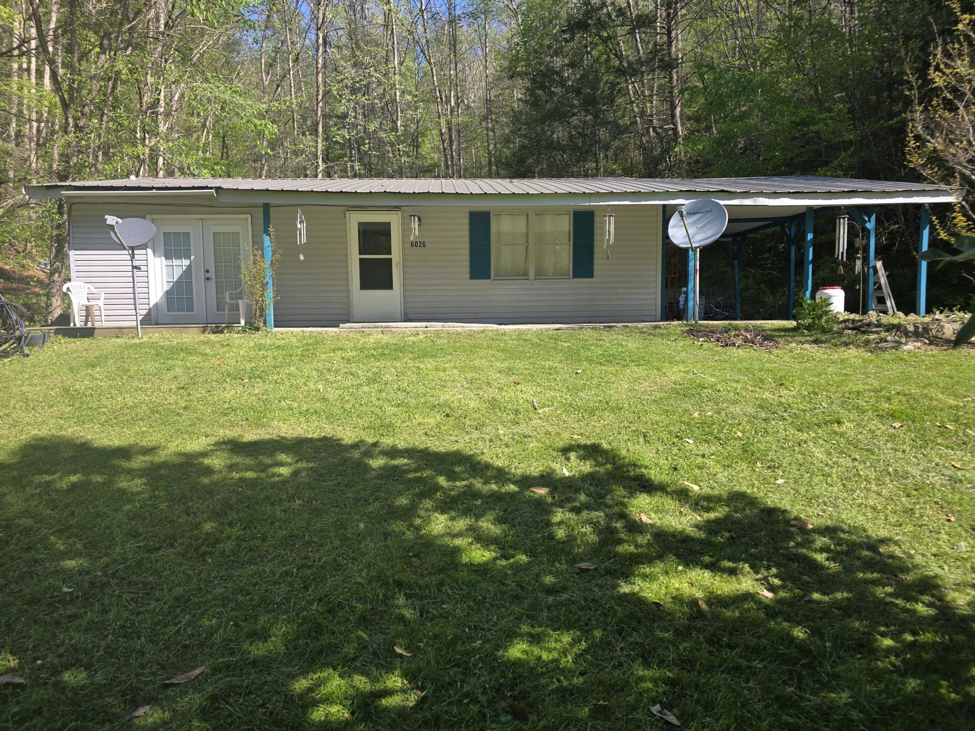 6026 State Highway 221, Bledsoe, KY 40810