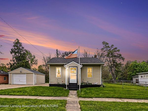 109 Lewis Street, St. Johns, MI 48879
