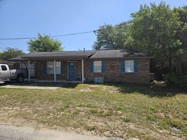 479 Aleta Avenue, Mary Esther, FL 32569