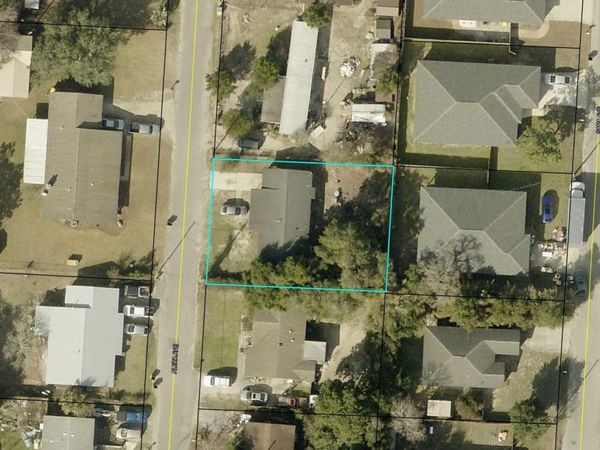 479 Aleta Avenue, Mary Esther, FL 32569