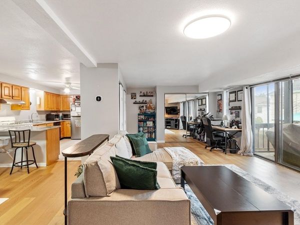 1461 Pawtucket Blvd, Unit D6, Lowell, MA 01854