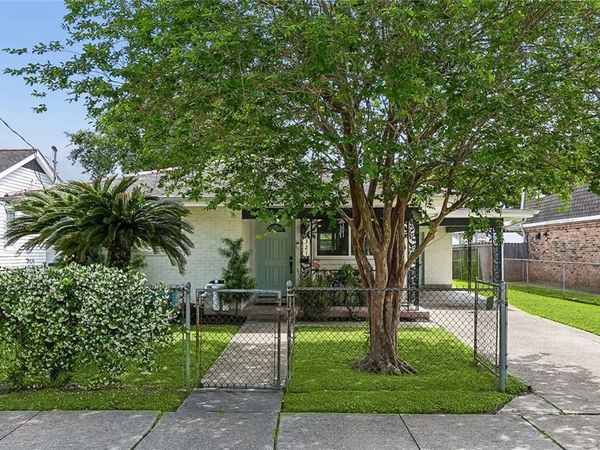 321 ZINNIA Avenue , Metairie, LA 70001