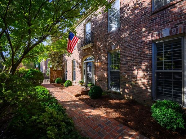 619 Woodleigh Dr, Nashville, TN 37215