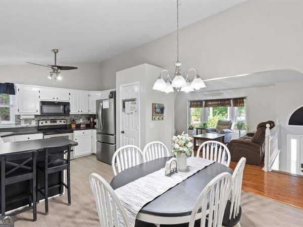 25 Leslie Cove SE, Cartersville, GA 30121