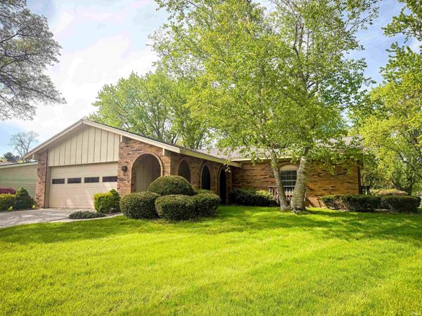1511 Brookwood Drive, Elkhart, IN 46514