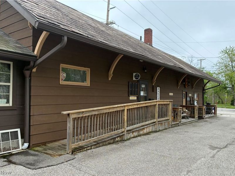75 E Broad Street, Newton Falls, OH 44444 Photo 2