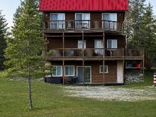 355 E Huron DR, Bois Blanc, MI 49775