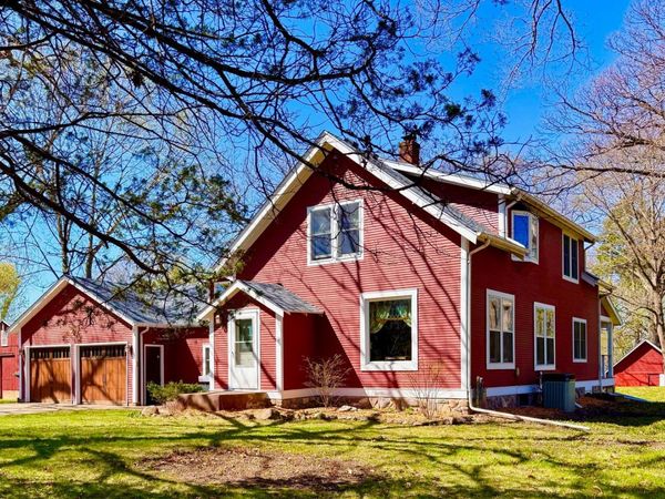 28080 Morgan Avenue , Lindstrom, MN 55045