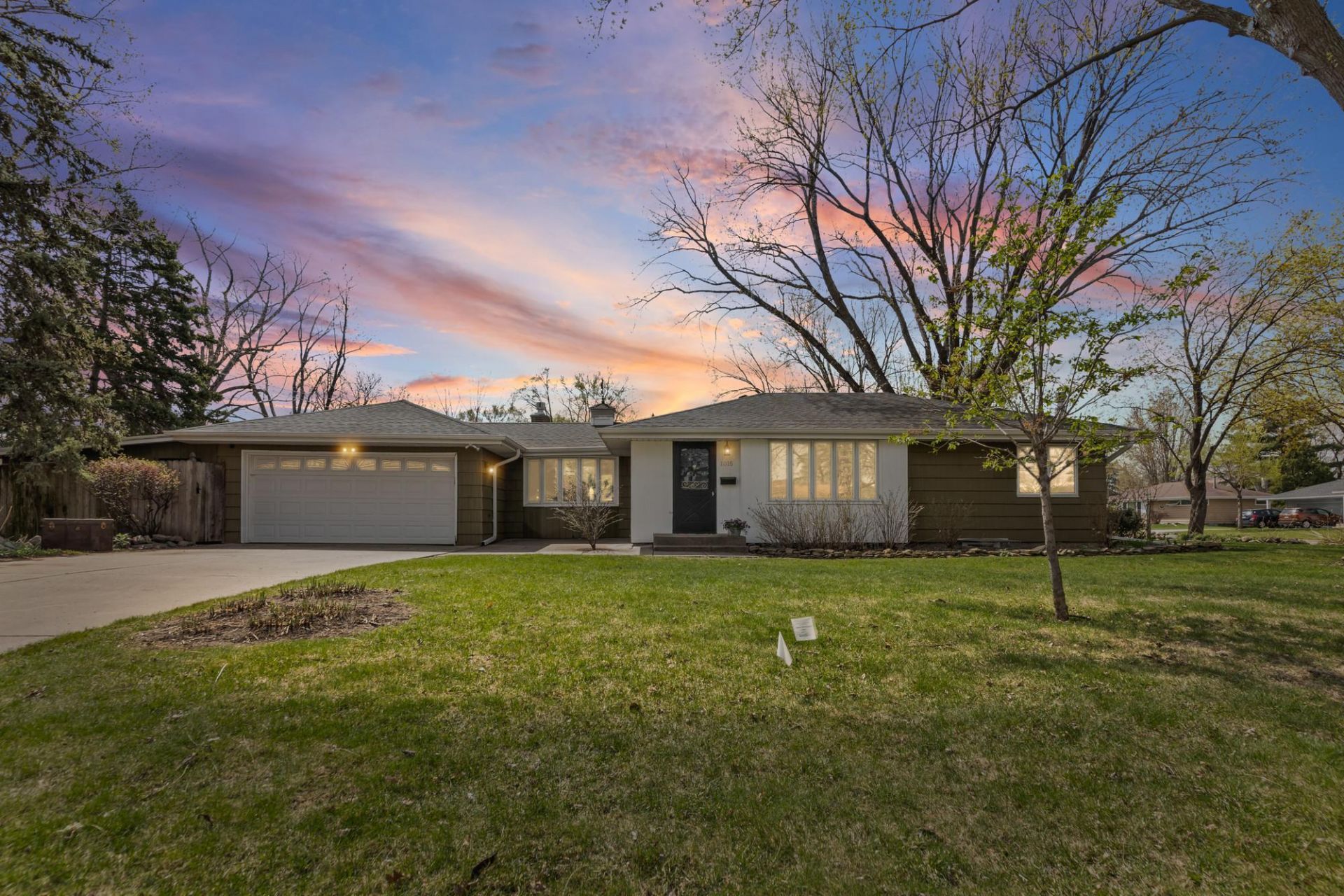 1015 W 80 1/2 Street, Bloomington, MN 55420 Main Photo