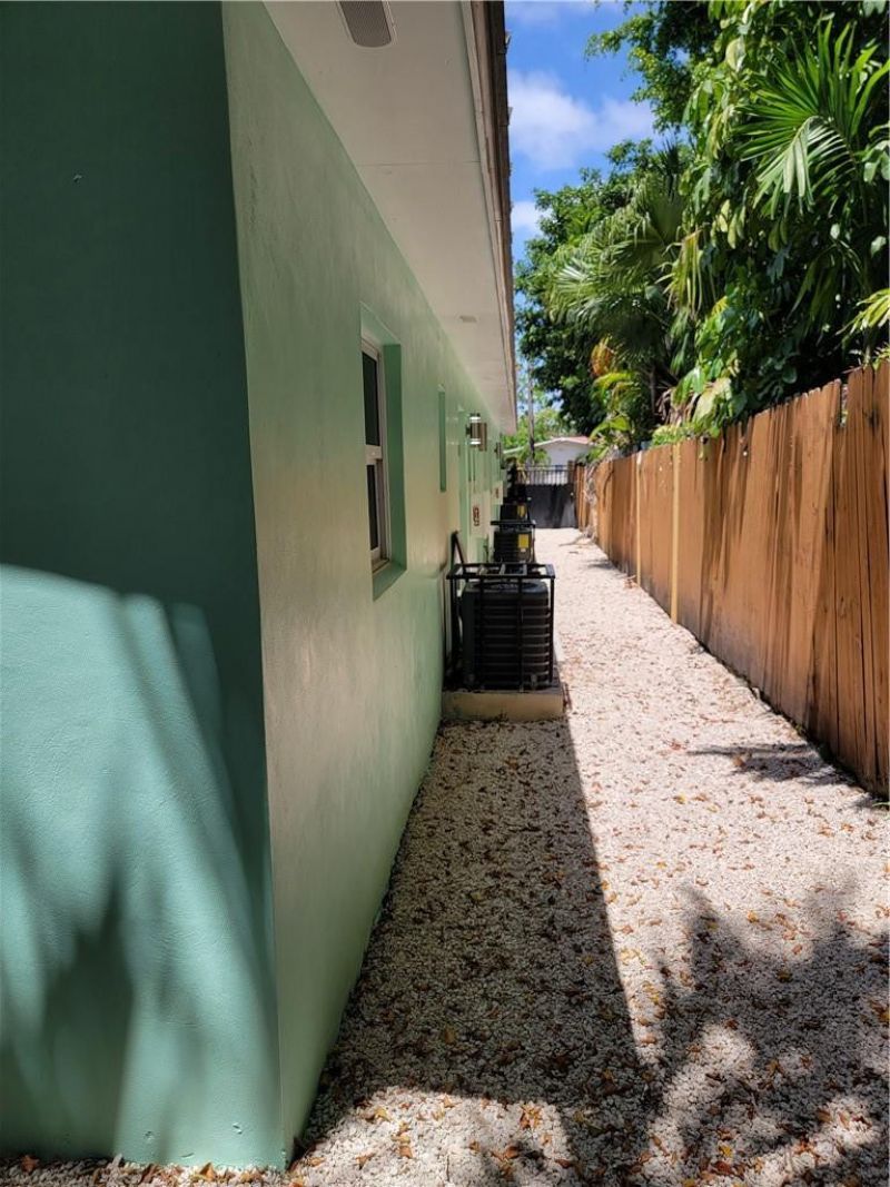 1010 NW 3rd Avenue, Hallandale Beach, FL 33009 Photo