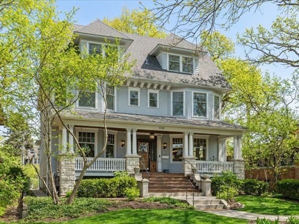530 N East Avenue , Oak Park, IL 60302
