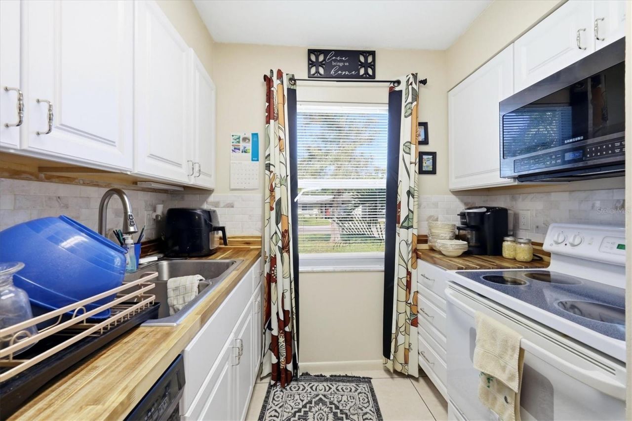 4501 86th Street Court W, Bradenton, FL 34210 Photo