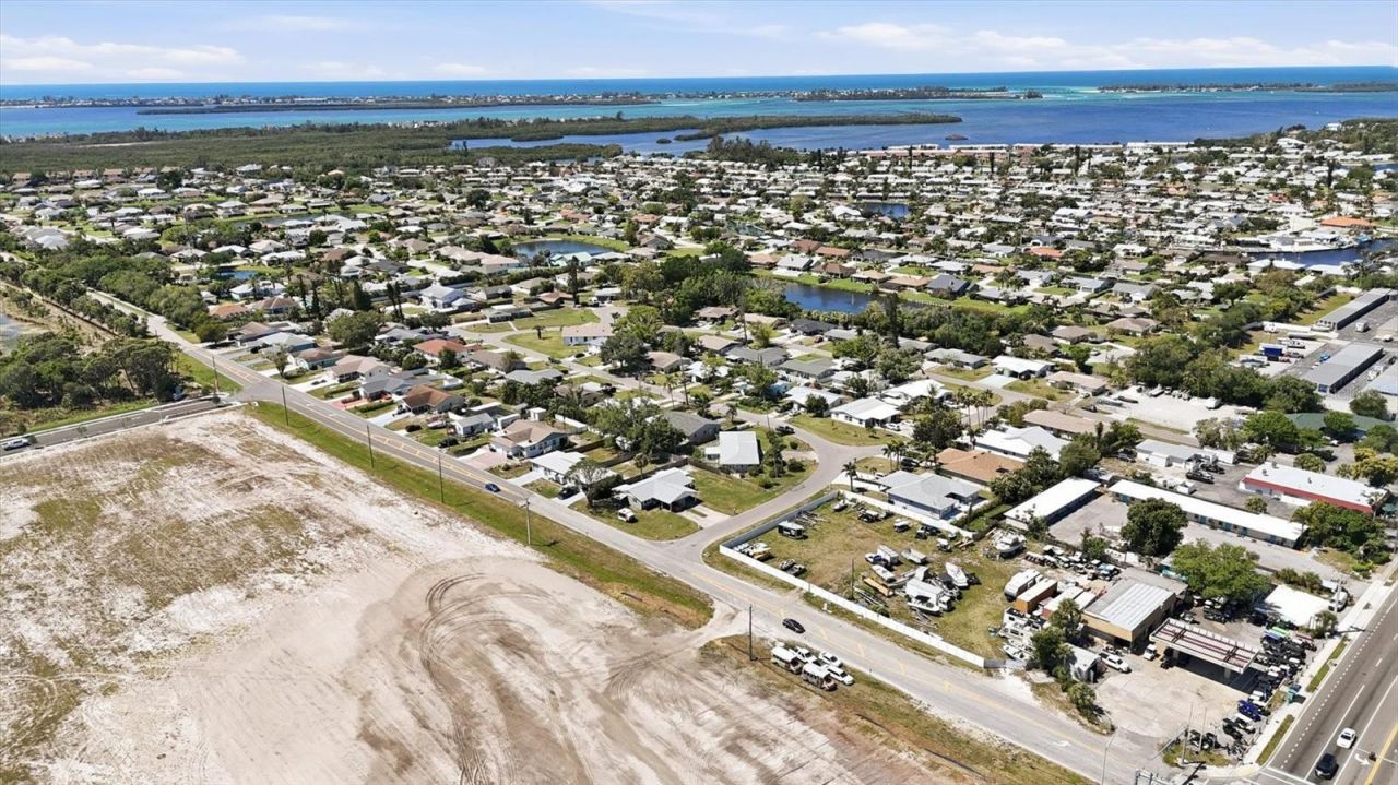 4501 86th Street Court W, Bradenton, FL 34210 Photo