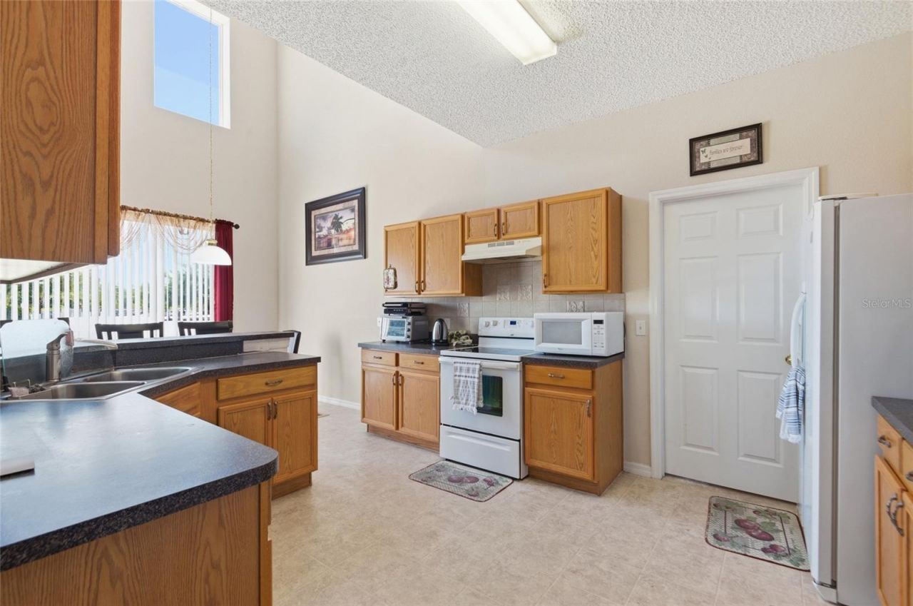 27 Inconnu Drive , Kissimmee, FL 34759 Photo