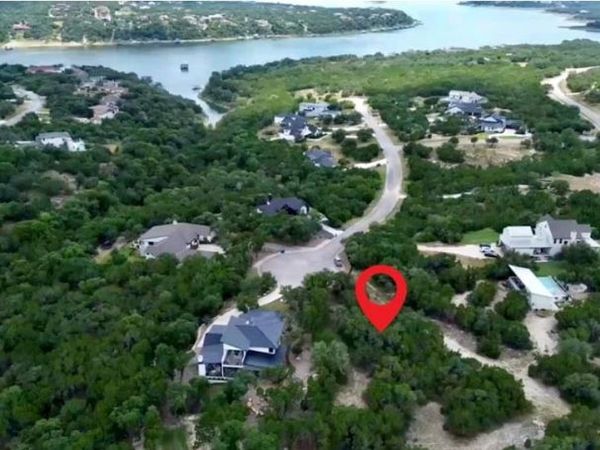 17604 Hunters HOLW, Jonestown, TX 78645