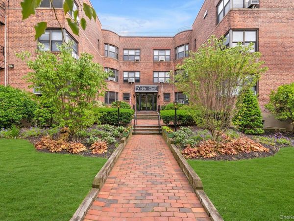 58 Grace Avenue , Unit 1G, Great Neck, NY 11021