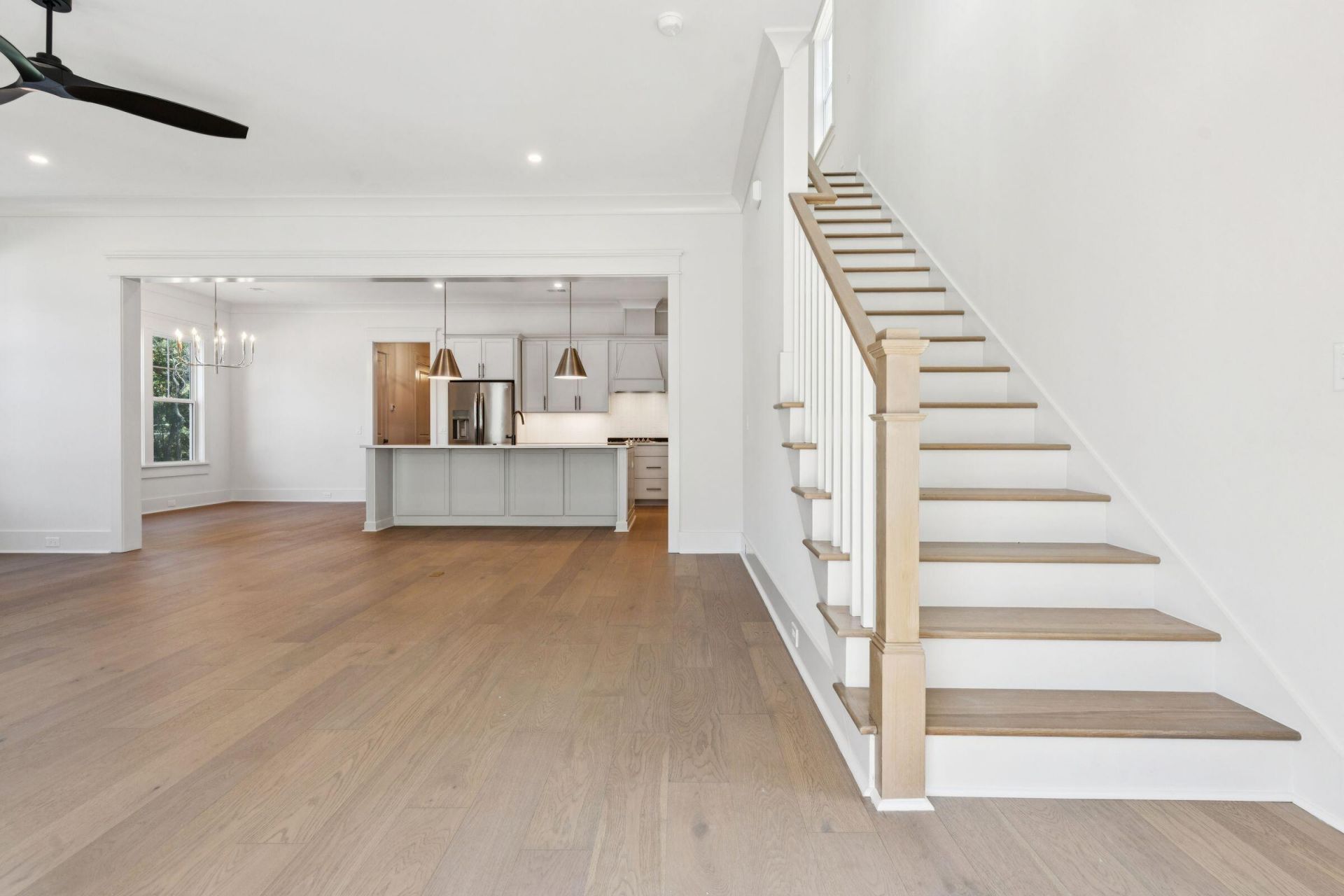 1129 Hamlin Road Photo 10