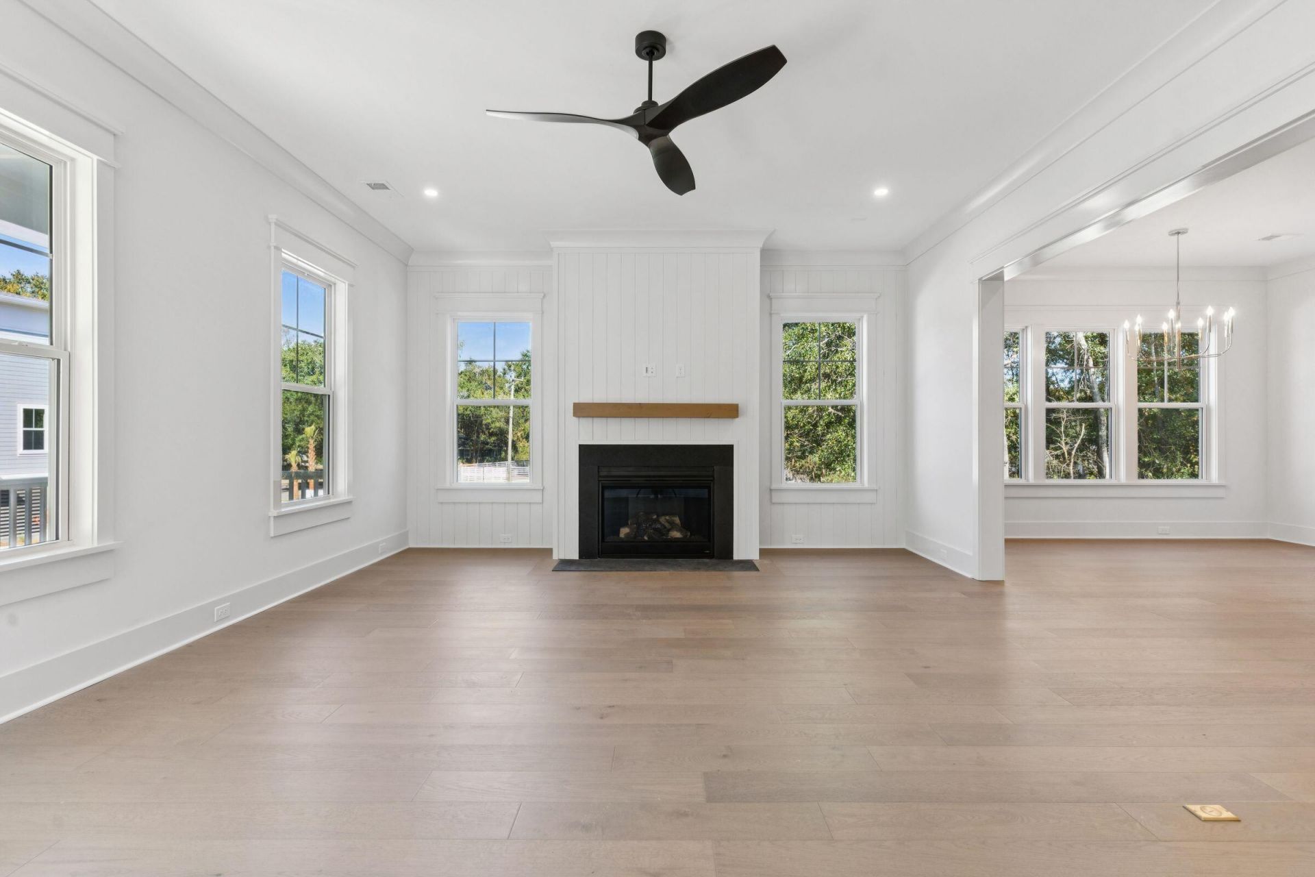 1129 Hamlin Road Photo 12