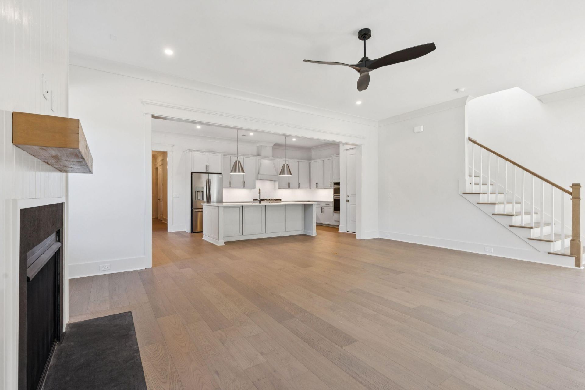 1129 Hamlin Road Photo 14