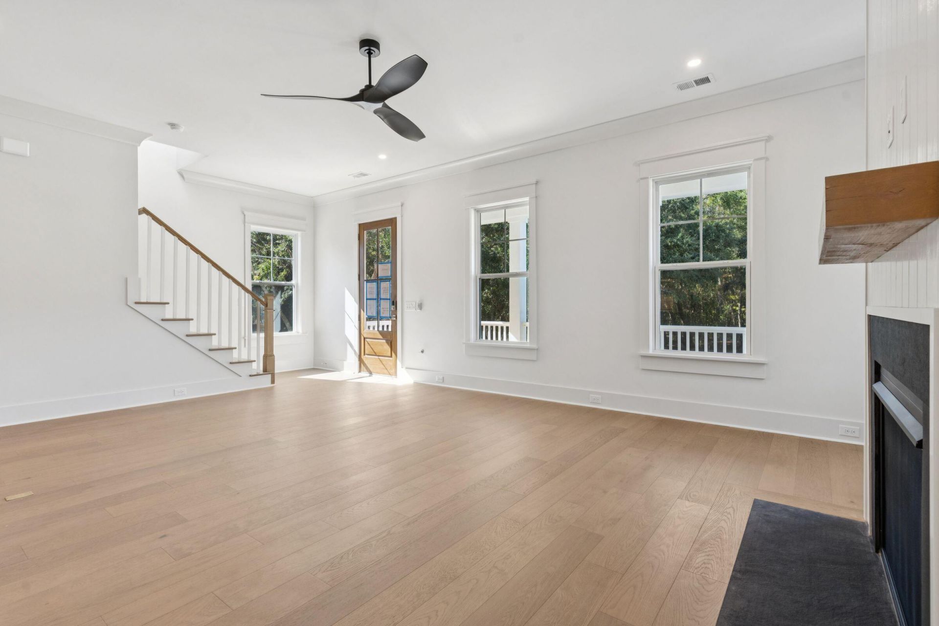 1129 Hamlin Road Photo 15