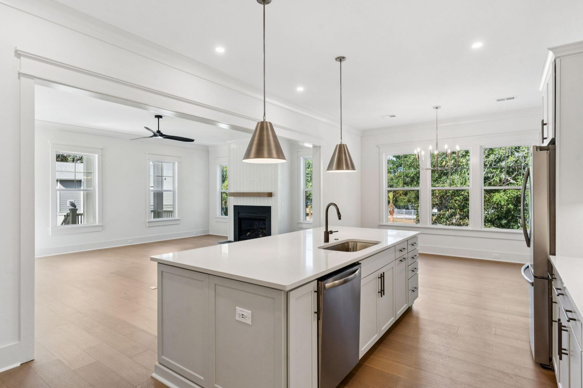 1129 Hamlin Road Photo 21