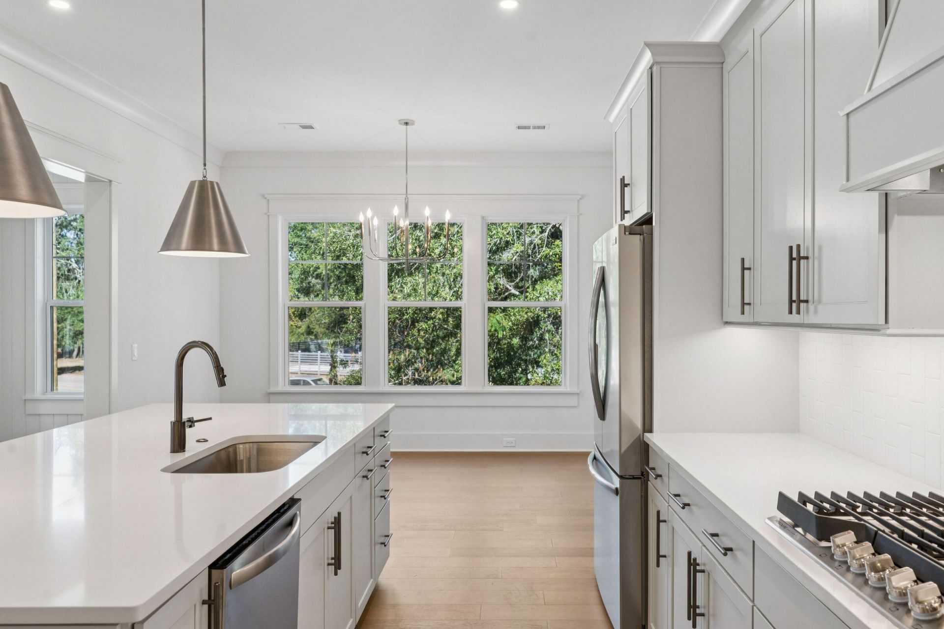 1129 Hamlin Road Photo 23