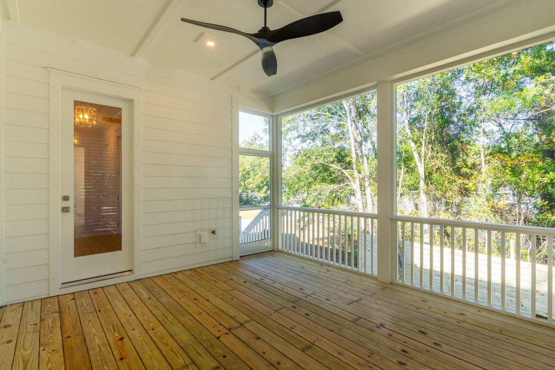 1129 Hamlin Road Photo 30