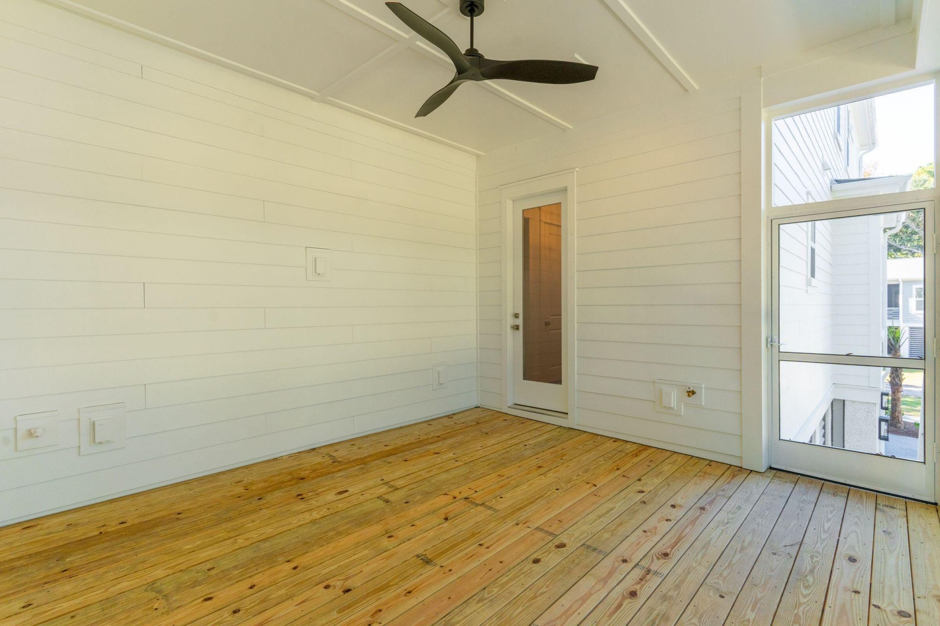 1129 Hamlin Road Photo 31